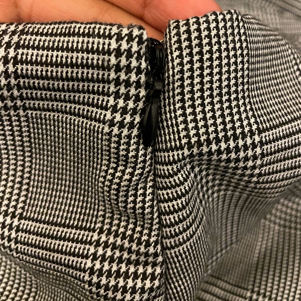 Forever 21 houndstooth print shorts - Picture 5 of 5